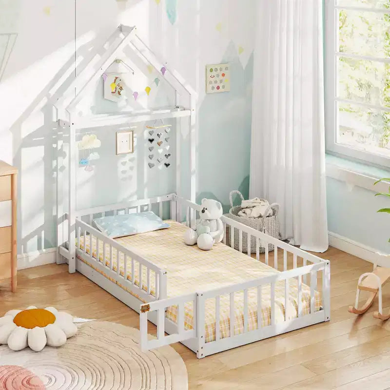 Letto a castello singolo a forma di casetta con cancello e appendiabiti, beige/grigio/rosa/bianco, per 1 bambino