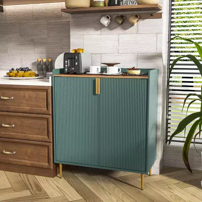 Credenza portavino da terra con ante a scanalatura nere e verdi e portabicchieri