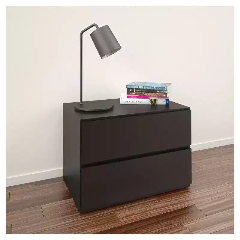 Comodino rettangolare bianco/nero con cassetto e anta a battente